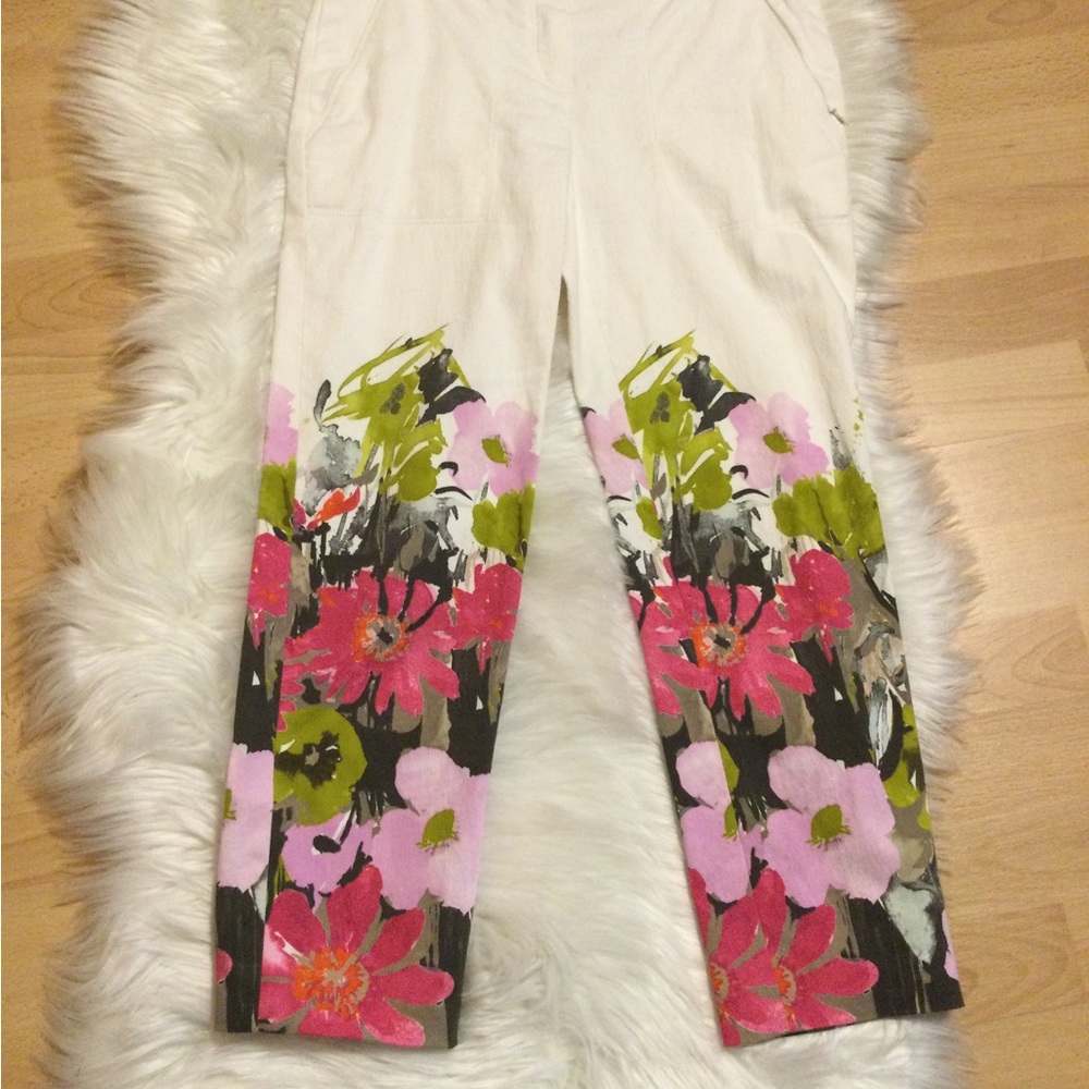 - Louis  Feraud white denim jeans floral details stretchy NEW without …